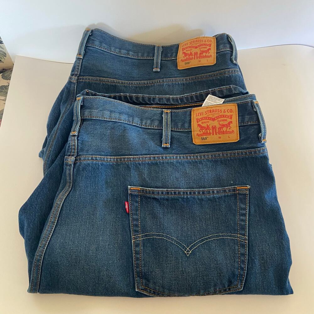 2 Pair Levi's 569 Blue Jean Shorts Size 52 Denim Dark Wash 5 Pocket Zip/Button